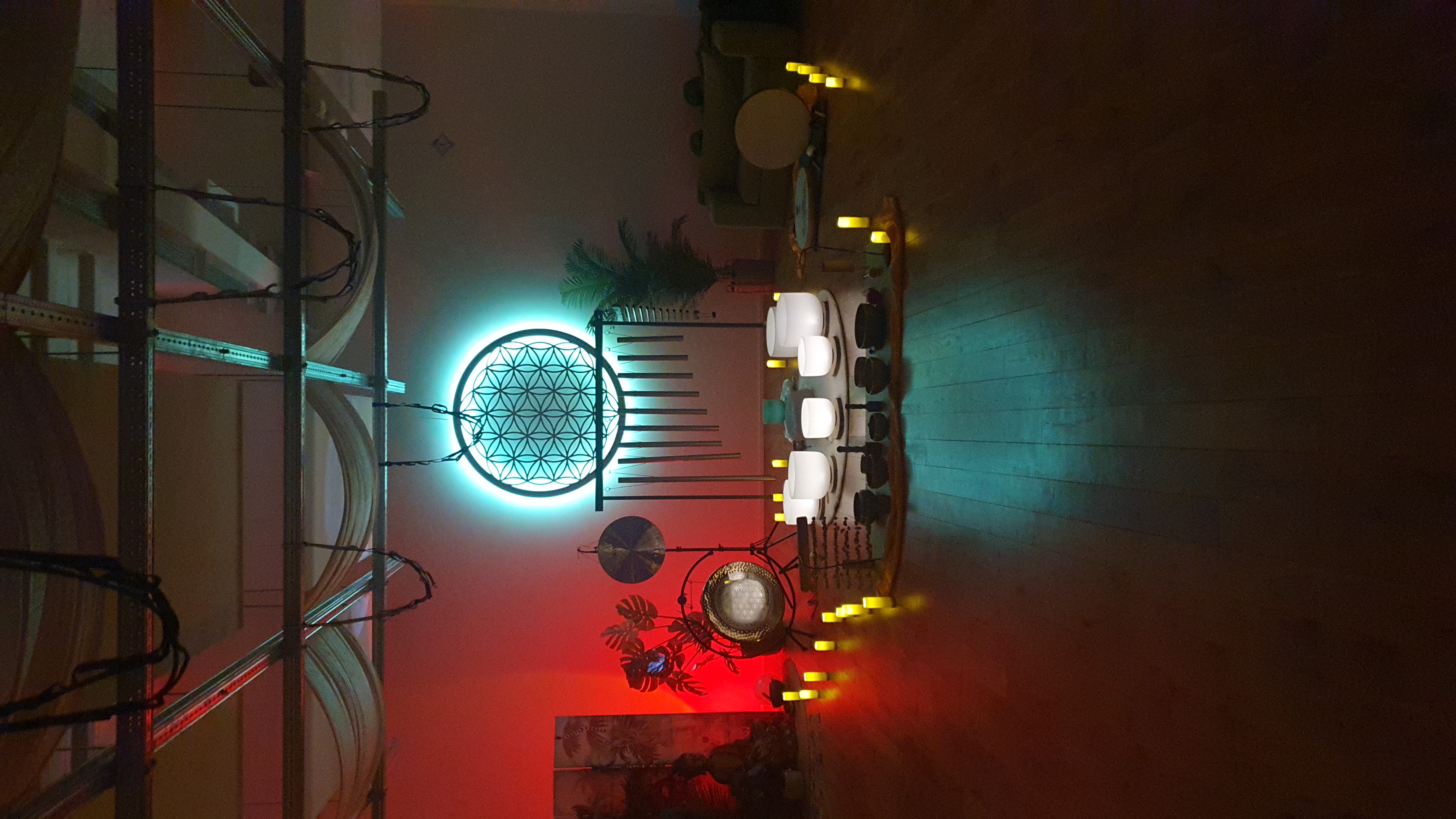 Florian bei einer Klangschalen-Session